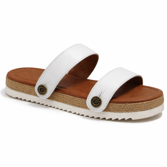Chinelo Lisa White
